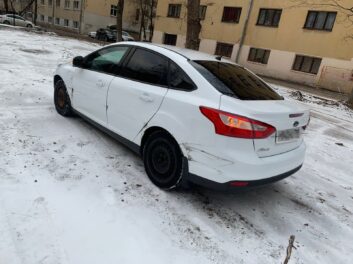 Ford Focus 3  1.6 Робот 2012 года